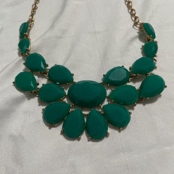 Jewelry - Green Statement Necklace